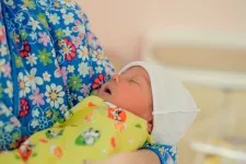Checking blood glucose in newborn babies